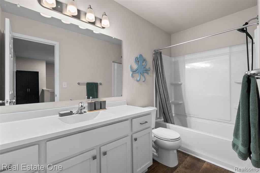 2273 Apple Tree Drive, Burton, MI 48519 — Photo 17