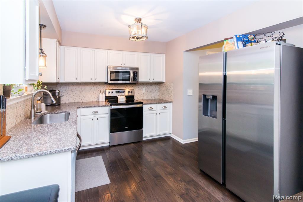 45234 Prestbury Road, Canton, MI 48187 — Photo 21
