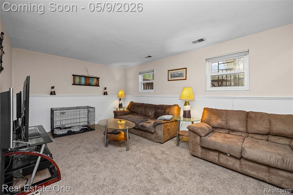 537 Woodbridge Circle, Waterford, MI 48327 — Photo 27