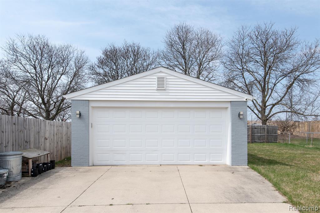 4411 BRIARWOOD Avenue, Royal Oak, MI 48073 — Photo 24