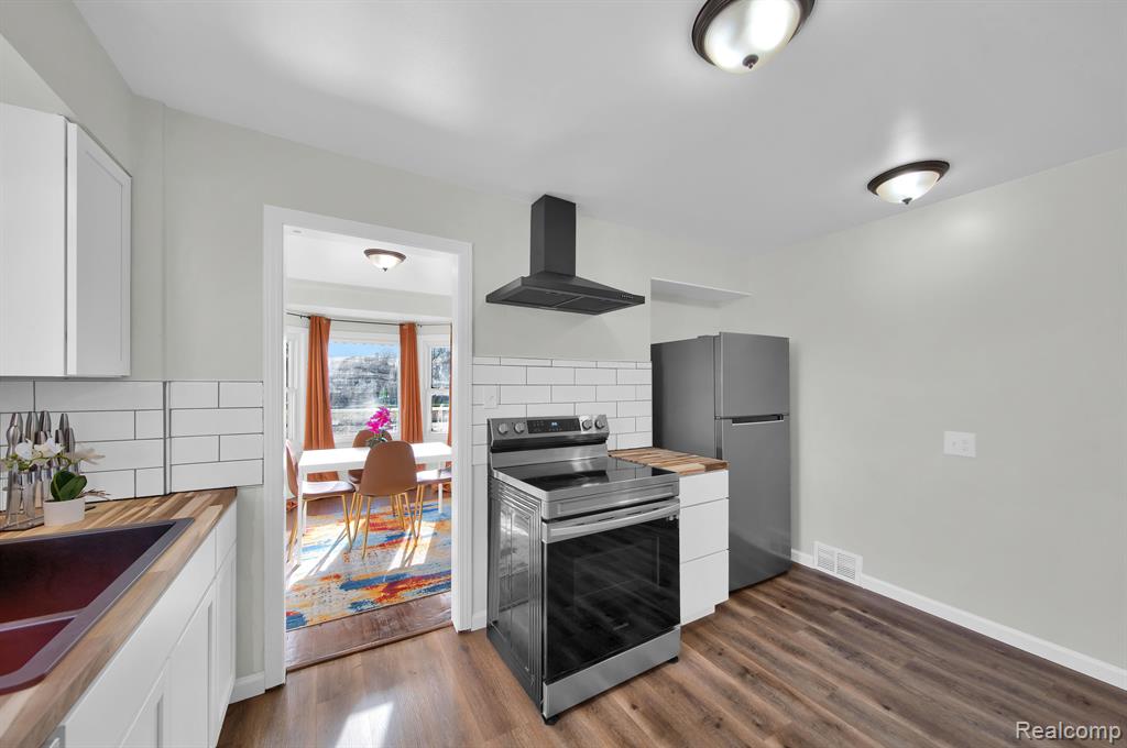 8550 W OUTER Drive, Detroit, MI 48219 — Photo 8