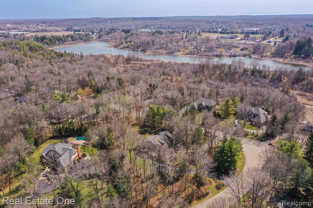 9316 LAKEBLUFF Drive, Clarkston, MI 48348 — Photo 80