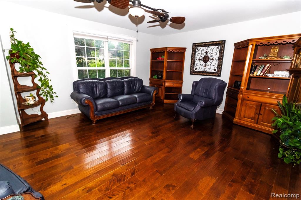 8314 Mill Pointe Court, Goodrich Vlg, MI — Photo 14