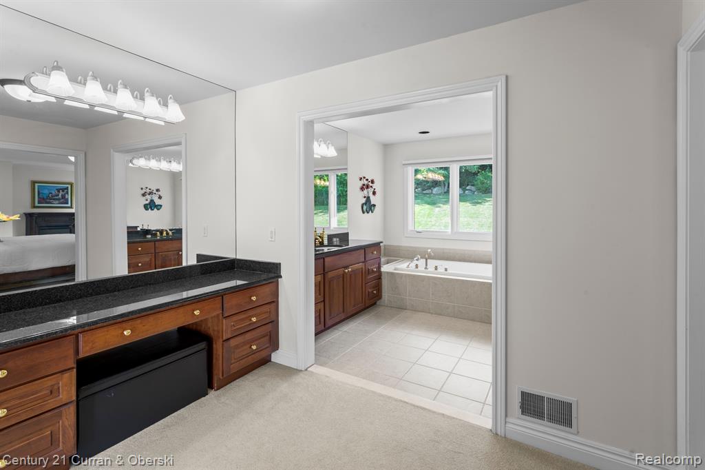 18585 STEEP HOLLOW Court, Northville, MI 48168 — Photo 43