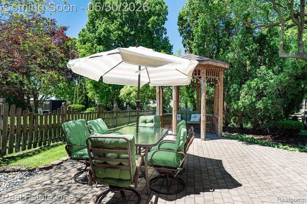 44105 Dunham Court, Clinton Twp, MI 48038 — Photo 33