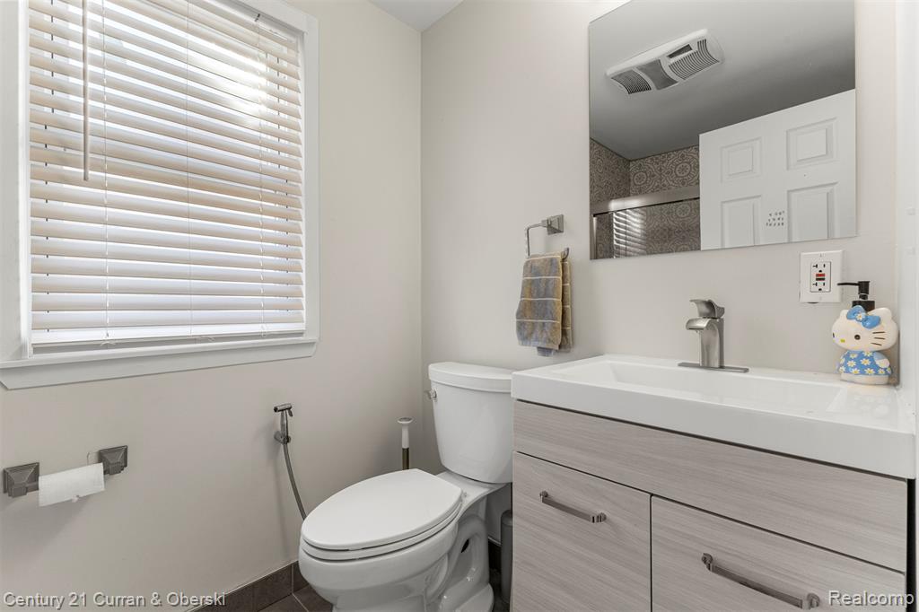 431 S SILVERY Lane, Dearborn, MI 48124 — Photo 22