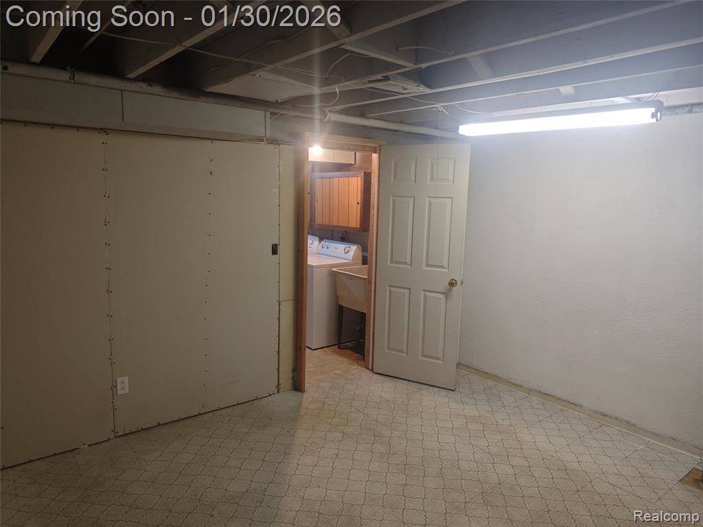 979 Kirts Boulevard, Troy, MI 48084 — Photo 17