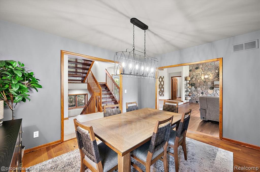 1071 Woodbridge Lane, Rochester, MI 48306 — Photo 23