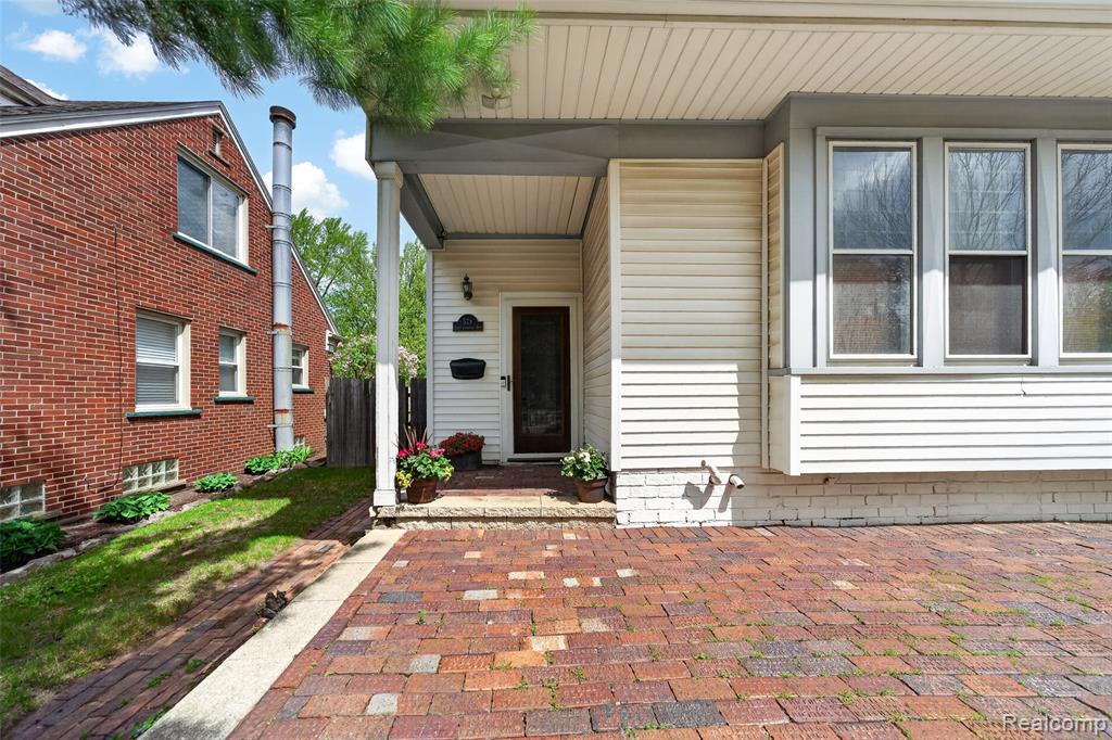 529 E Lincoln Avenue, Royal Oak, MI 48067 — Photo 31