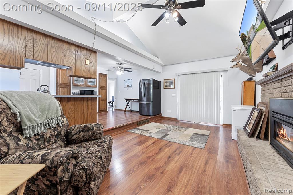 22019 Hanover Court, Woodhaven, MI 48183 — Photo 6