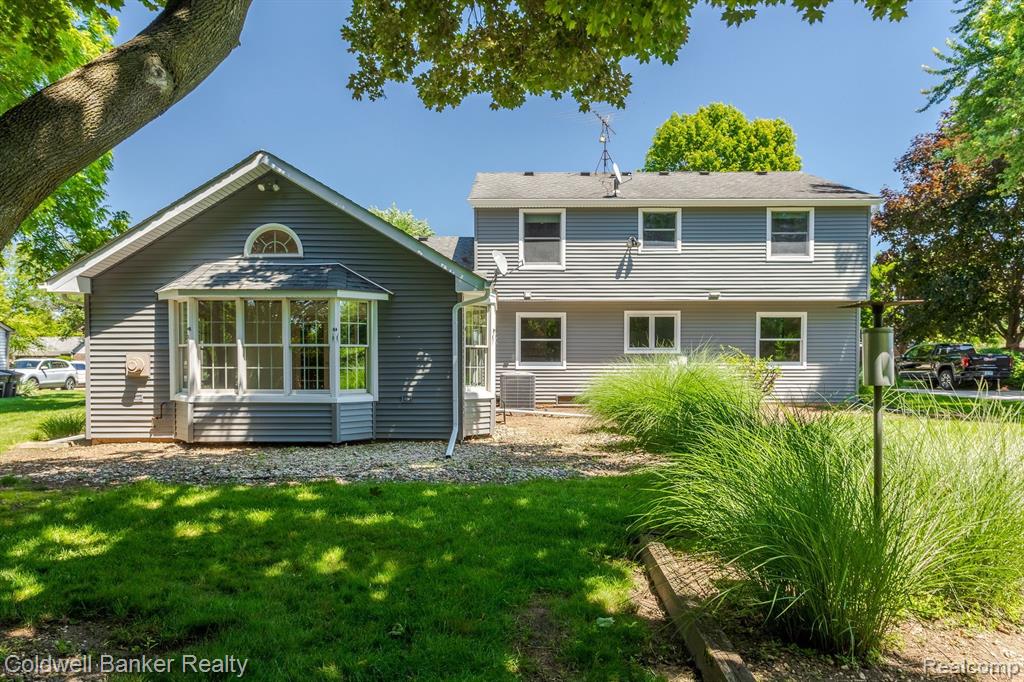 16235 WINCHESTER Drive, Northville, MI 48168 — Photo 42