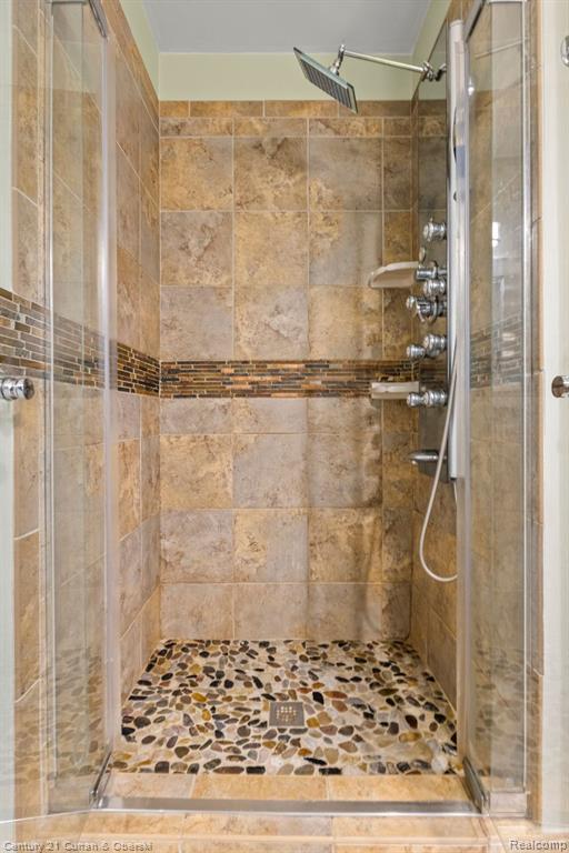 11865 Sycamore Dr, Plymouth, MI 48170 — Photo 18