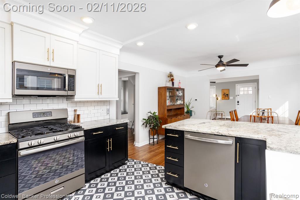 805 Forestdale Road, Royal Oak, MI 48067 — Photo 9