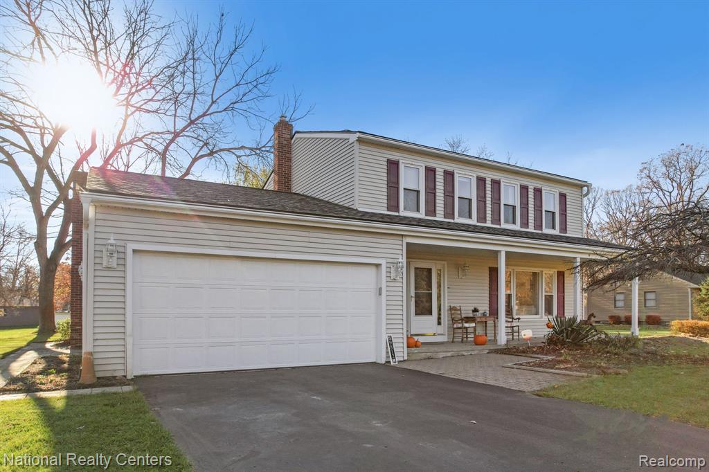 9812 ATWOOD Drive, South Lyon, MI 48178 — Photo 2