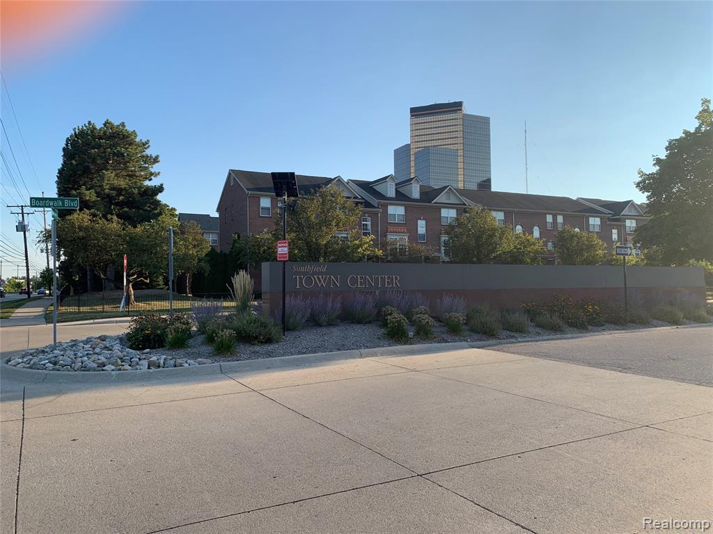 20019 Boardwalk Boulevard, Southfield, MI 48075 — Photo 3