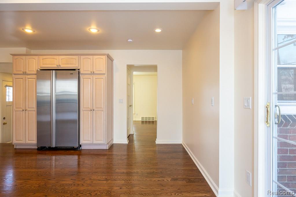 620 CATALPA Drive, Royal Oak, MI 48067 — Photo 5