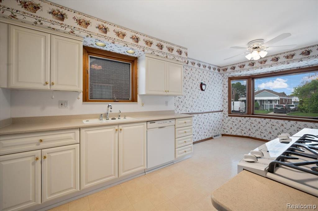 2211 White Avenue, Lincoln Park, MI 48146 — Photo 11