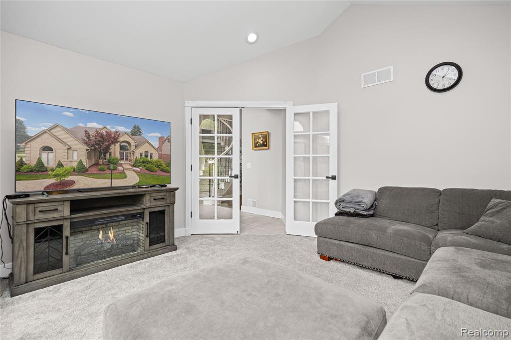 43352 Chardonnay Drive, Sterling Heights, MI 48314 — Photo 28