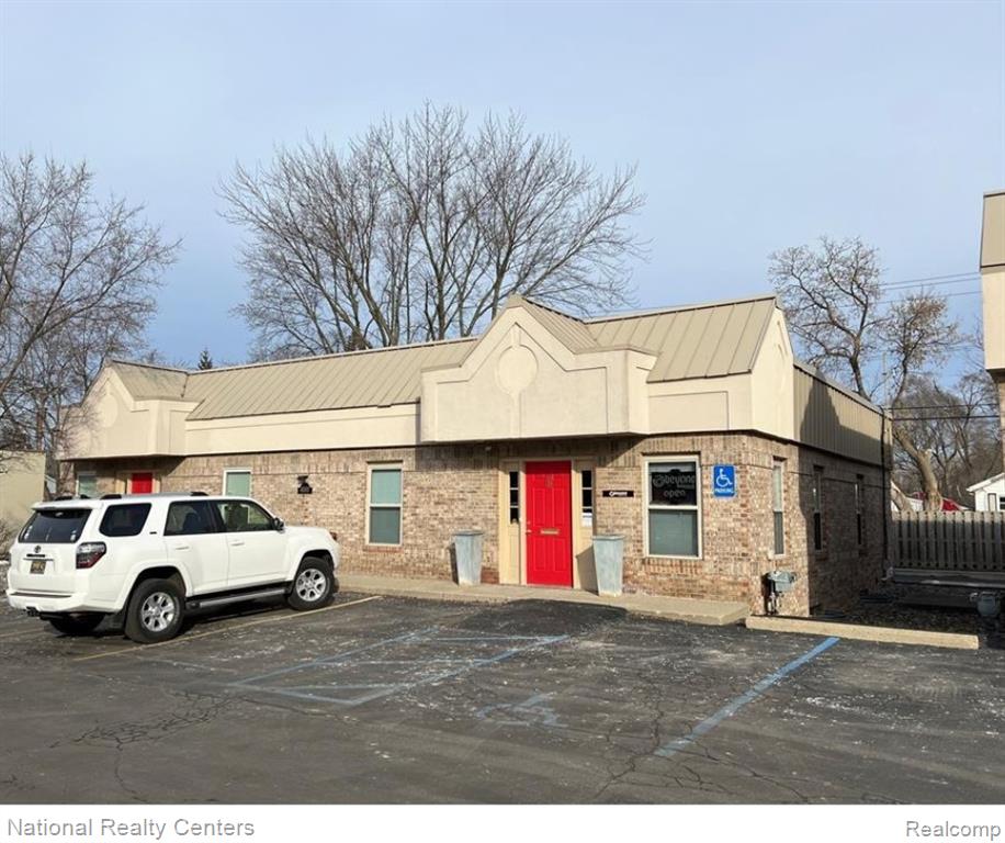 4010 W Walton Boulevard, Waterford, MI