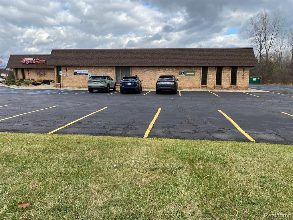 8145 S SAGINAW Street, Grand Blanc, MI 48439 — Photo 2