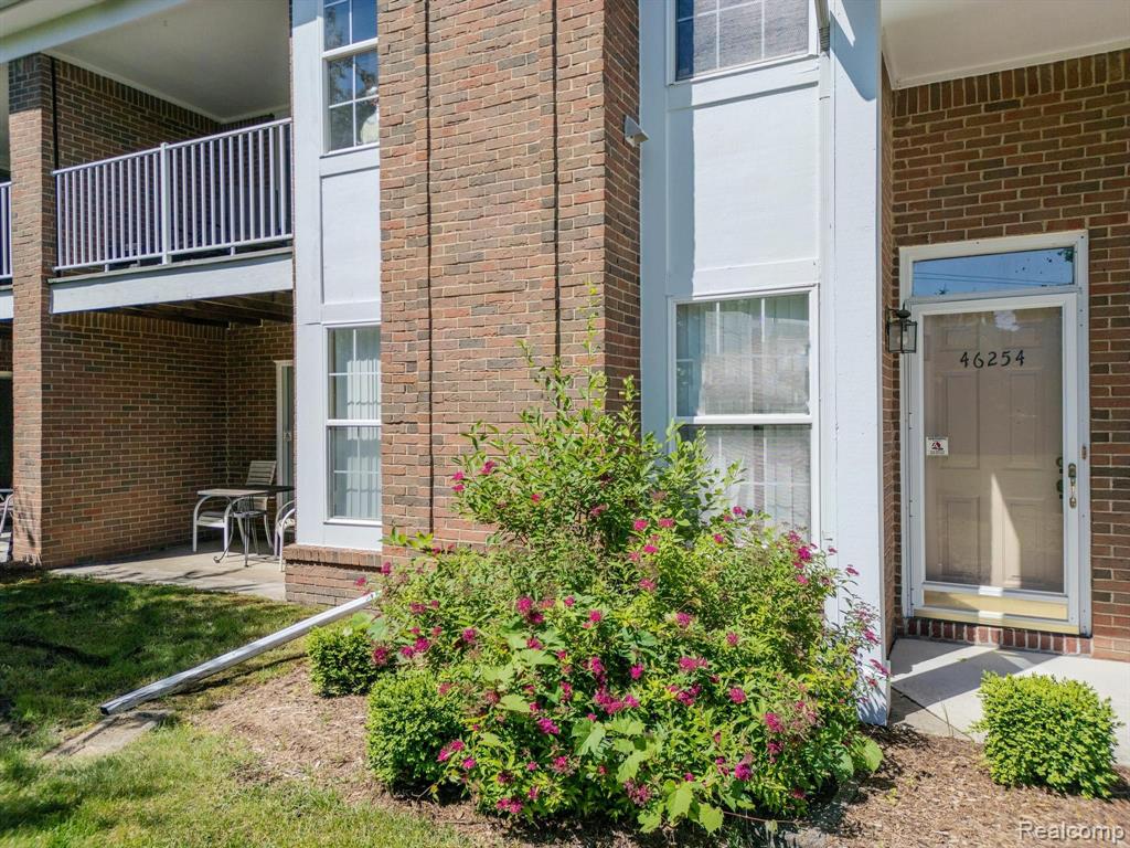 46254 CAVALIER Drive, Macomb, MI 48044 — Photo 39