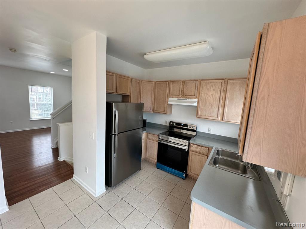 44628 GWINNETT Loop, Novi, MI 48377 — Photo 9