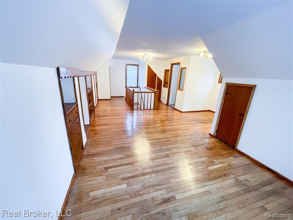603 Vernier Road, Grosse Pointe Woods, MI 48236 — Photo 12
