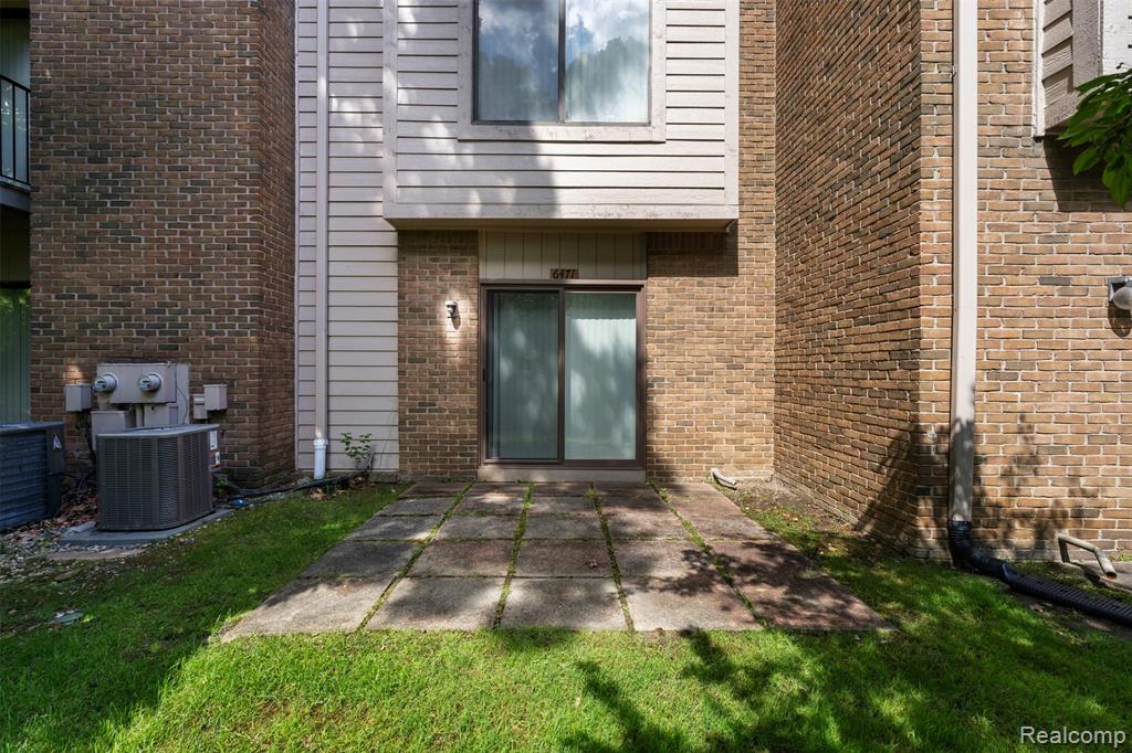 6471 Maple Hills Drive, Bloomfield Hills, MI 48301 — Photo 36