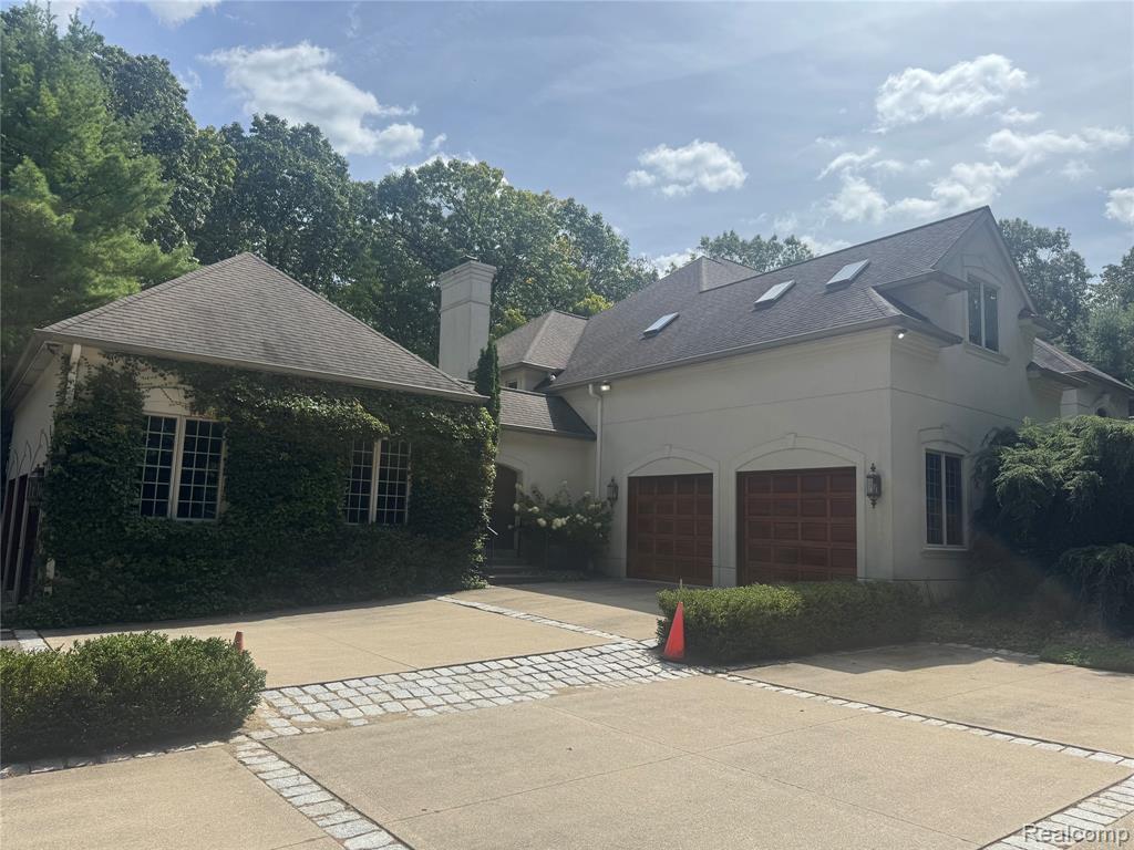 12240 Woodline Drive, Fenton, MI 48430 — Photo 2