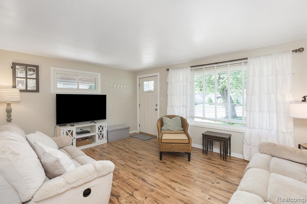 532 Elizabeth Street, Milford, MI 48381 — Photo 6