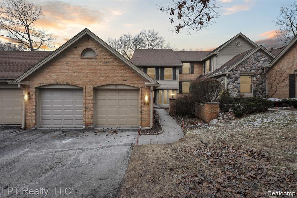 4561 Golf View Drive, Brighton, MI 48116 — front exterior