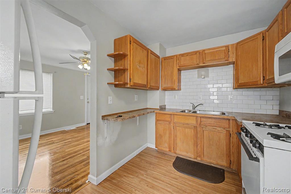 5160 Hazel Street, Dearborn Heights, MI 48125 — Photo 5