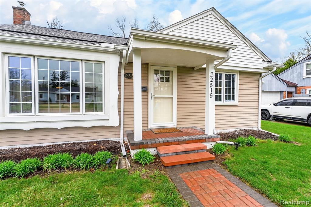 22515 Floral Street, Farmington, MI 48336 — Photo 4