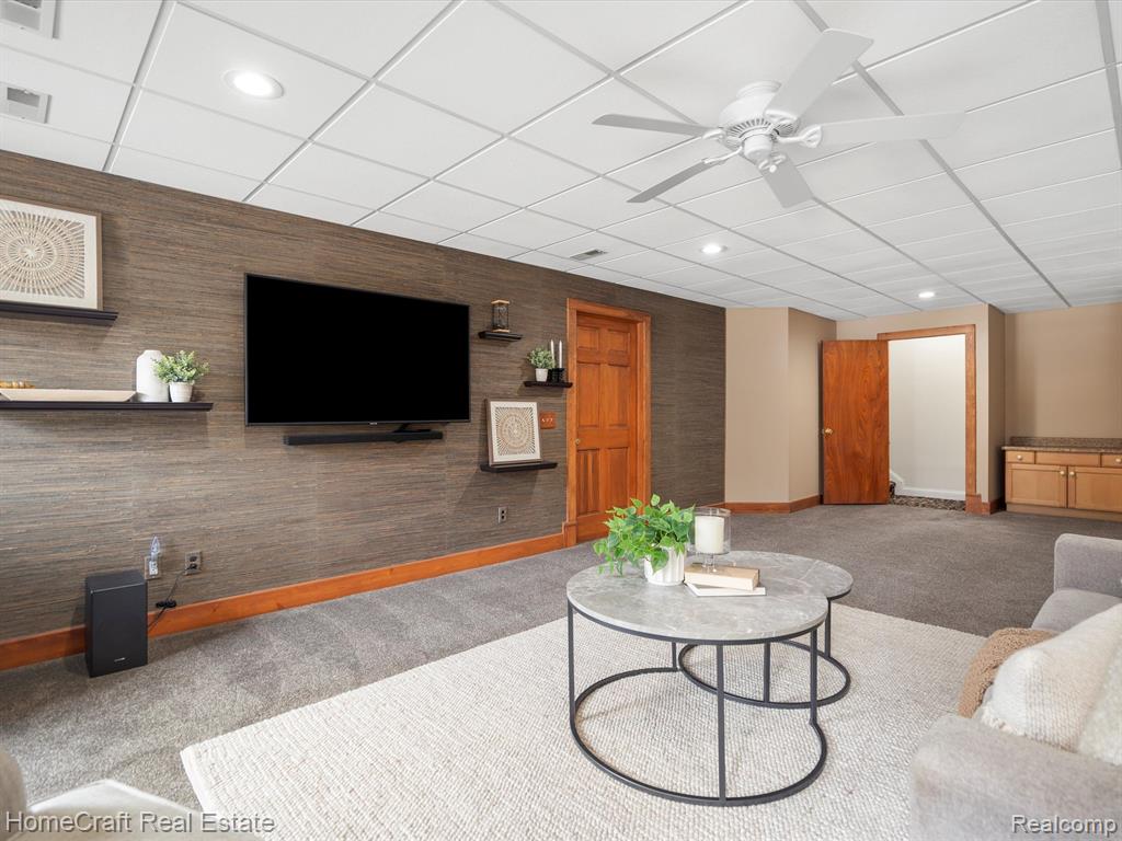 9123 SALEM FARMS Drive, South Lyon, MI 48178 — Photo 38