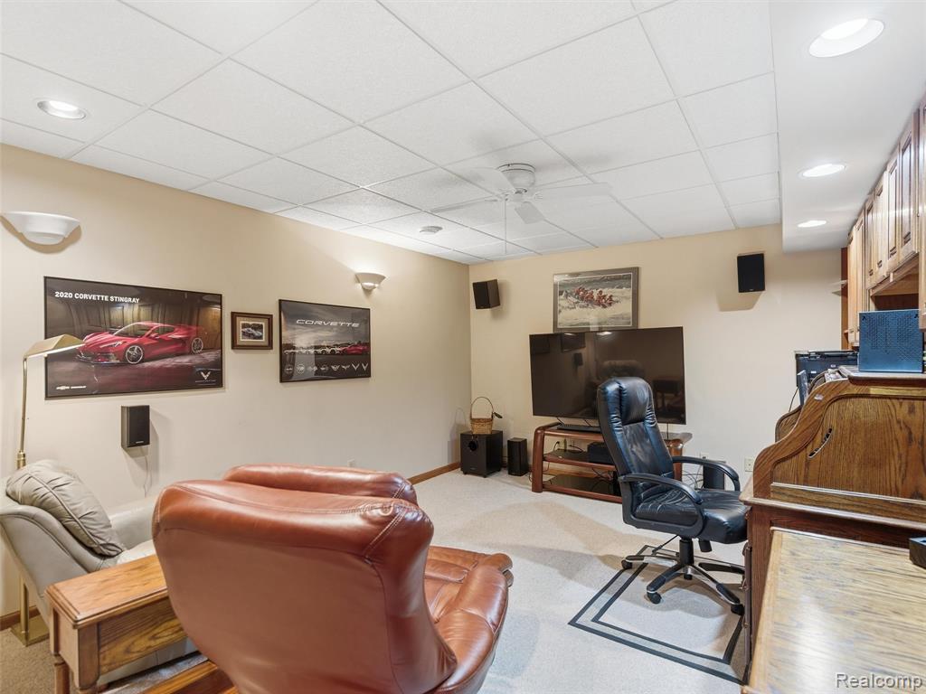 23 Chateaux Du Lac, Fenton, MI 48430 — Photo 37