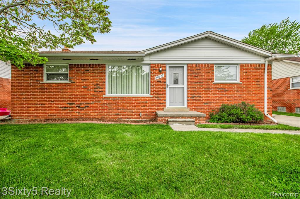 30572 S Gibraltar Road, Rockwood, MI — Photo 2