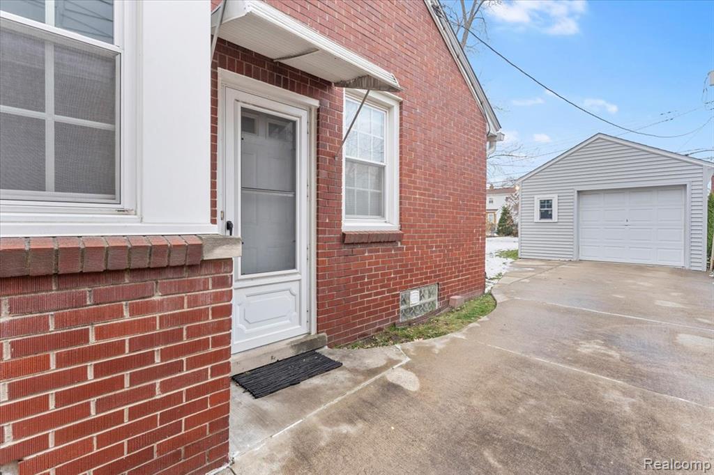 909 N Highland Street, Dearborn, MI 48128 — Photo 21