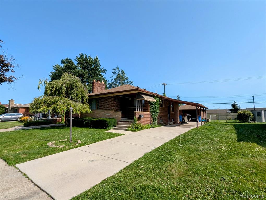 8242 Racine Road, Warren, MI 48093 — front exterior