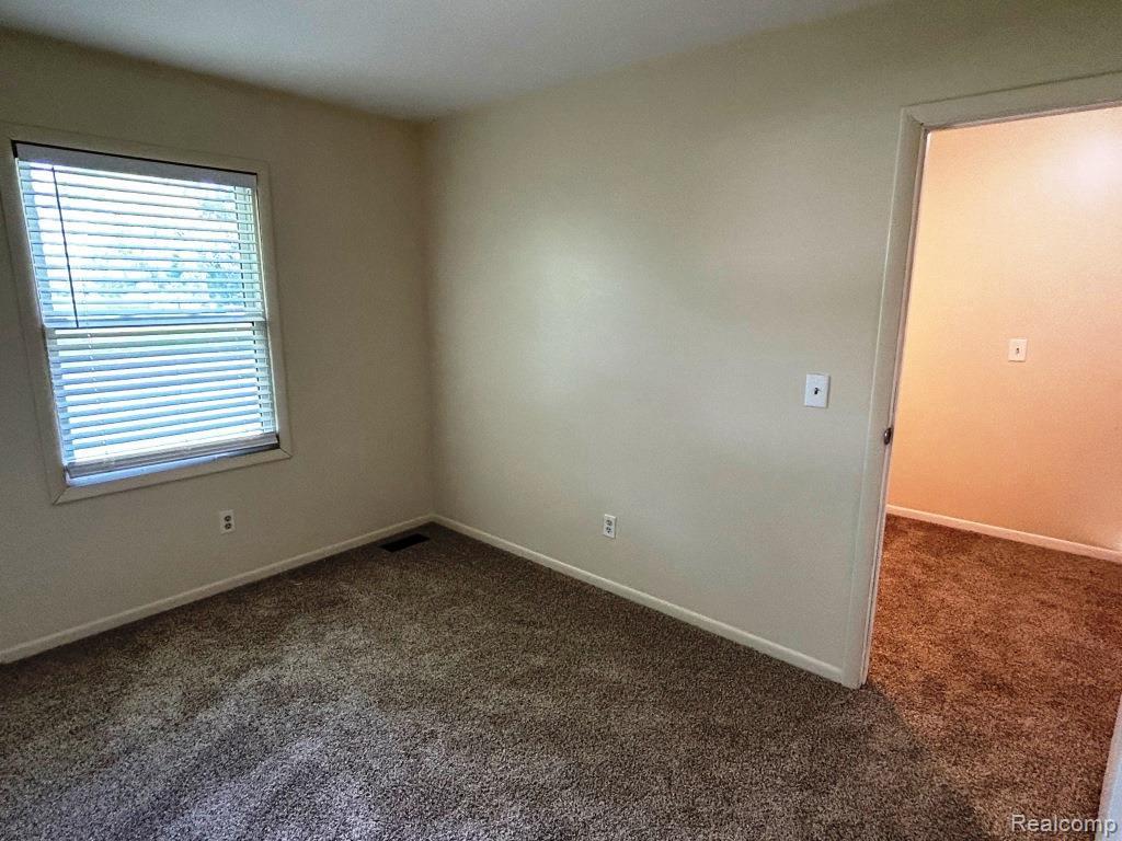 406 UNION Street, Grand Blanc, MI 48439 — Photo 11