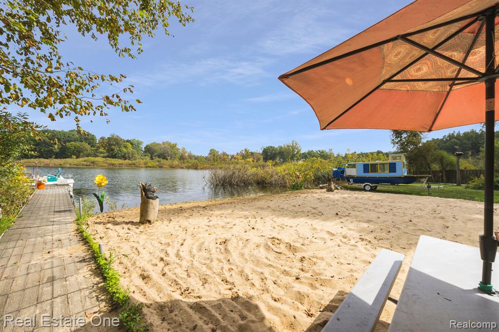 200 E CANYON Drive, Milford, MI 48380 — Photo 53