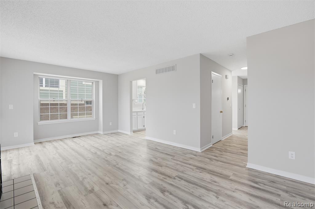 31192 Columbia Drive, Novi, MI, 48377