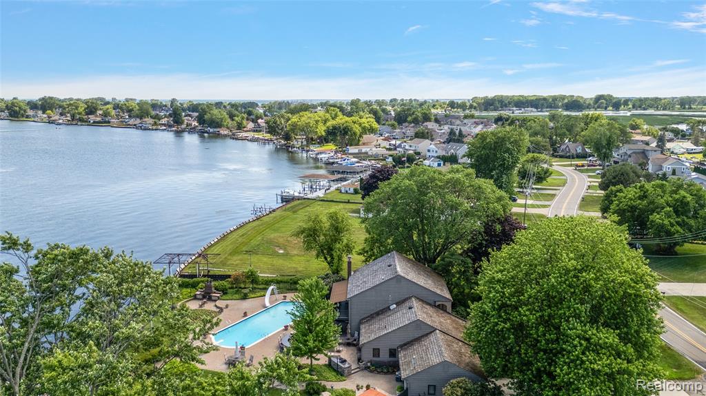 39196 Lakeshore Drive, Harrison Township, MI — Photo 2