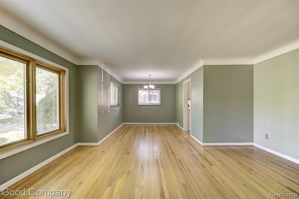31160 E Rutland Street, Beverly Hills, MI 48025 — Photo 2