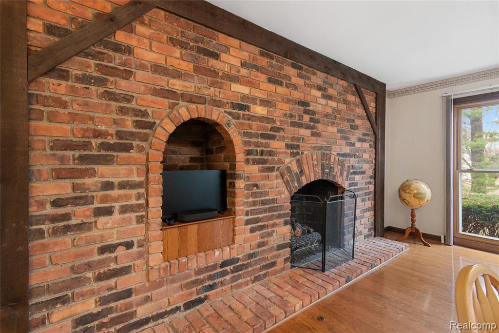 5023 Meadowbrook Drive, West Bloomfield, MI — Photo 5