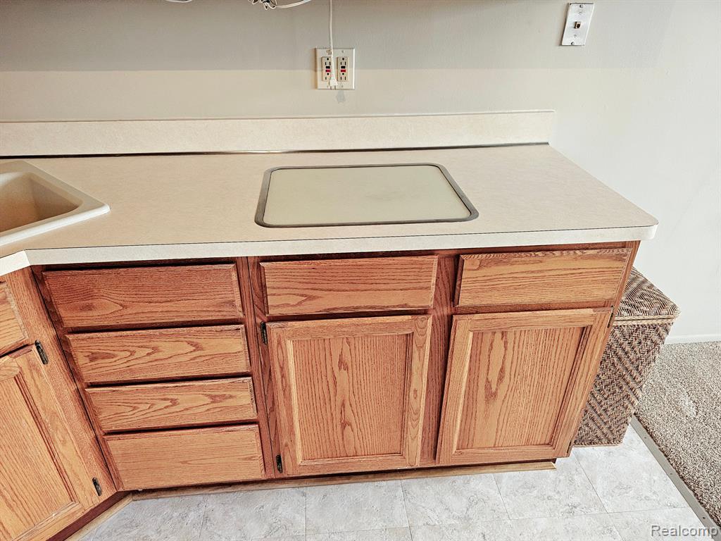 40703 Newport Dr, 249, Plymouth, MI 48170 — Photo 7