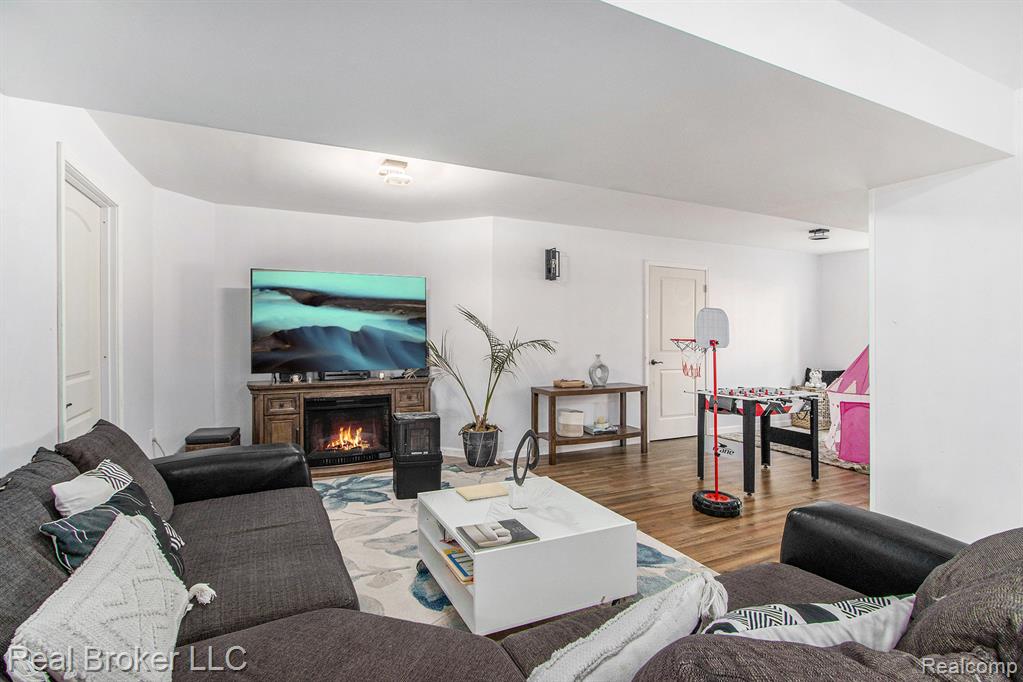 601 E North Street, Hastings, MI 49058 — Photo 15