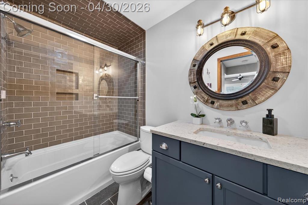 3945 N Vanstone Drive, Commerce Twp, MI 48382 — Photo 24