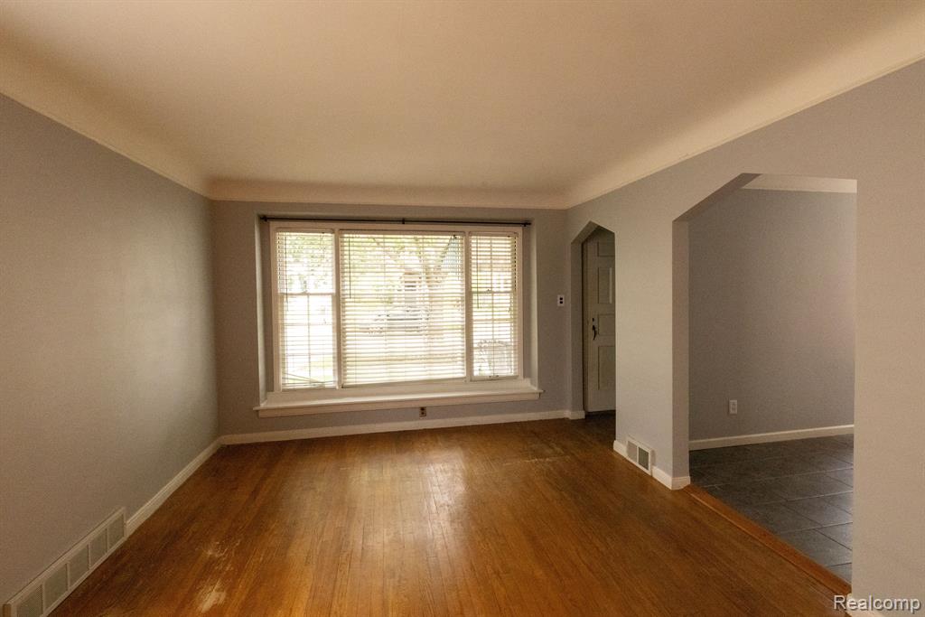 395 W CHESTERFIELD Street, Ferndale, MI 48220 — Photo 16