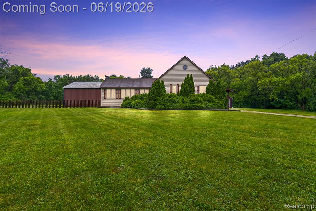 6109 N State Road, Davison, MI 48423 — front exterior