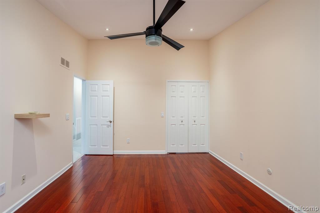 22213 PONDVIEW, 26, Novi, MI — Photo 15